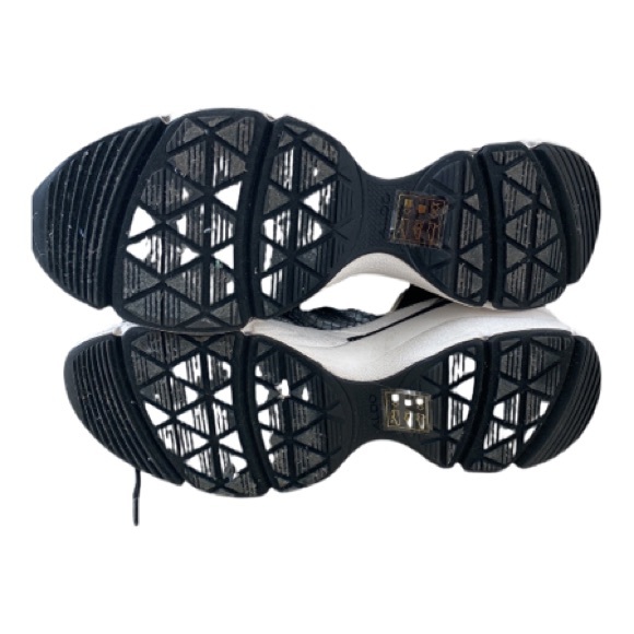 ALDO Black and Gold 👟 - Picture 7 of 7